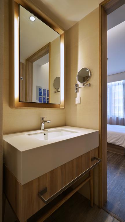Hanting Premium Hotel Shanghai South Xizang Road エクステリア 写真